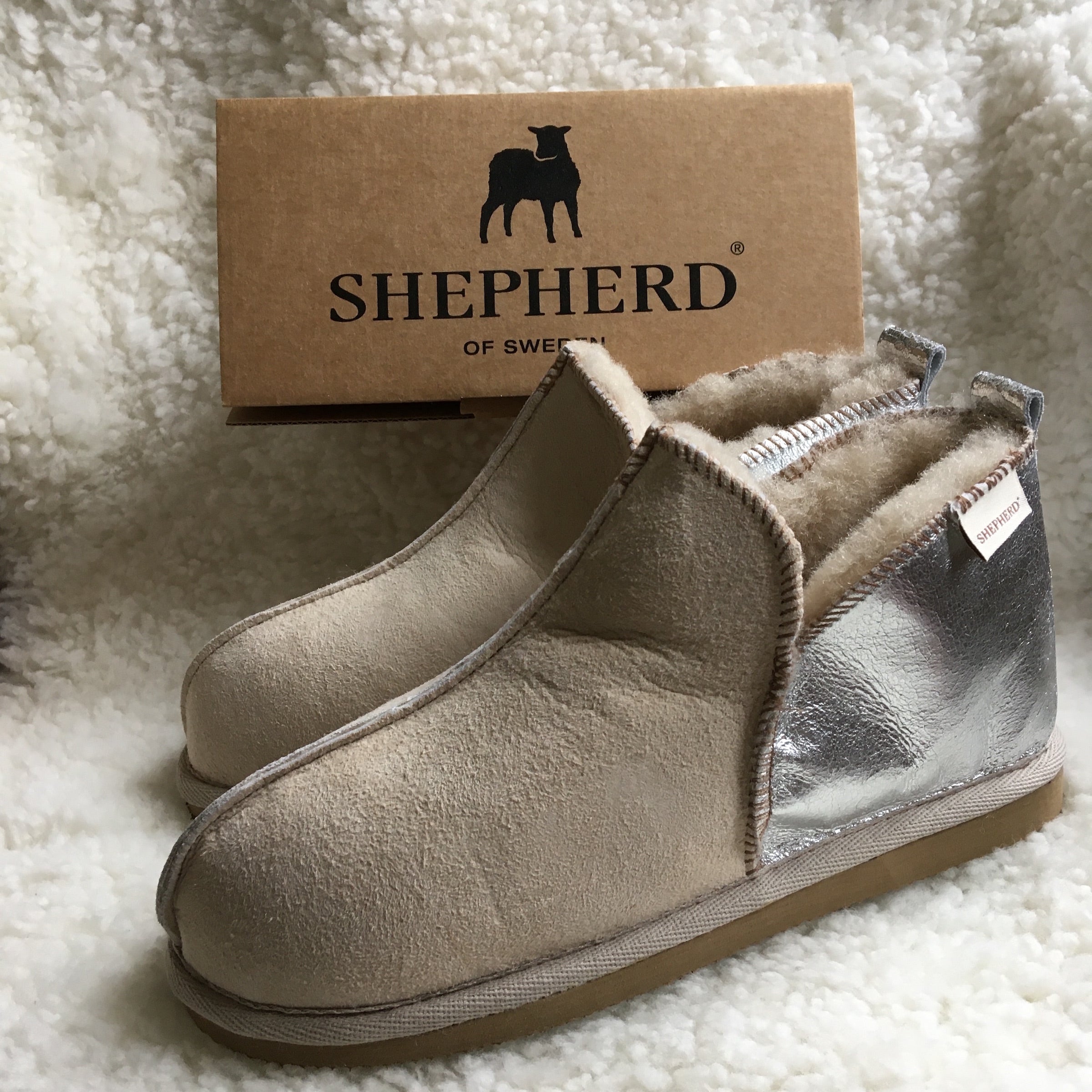 SHEPHERD | Sheepskin Slippers Annie, Antique Asphalt | Express Shipping